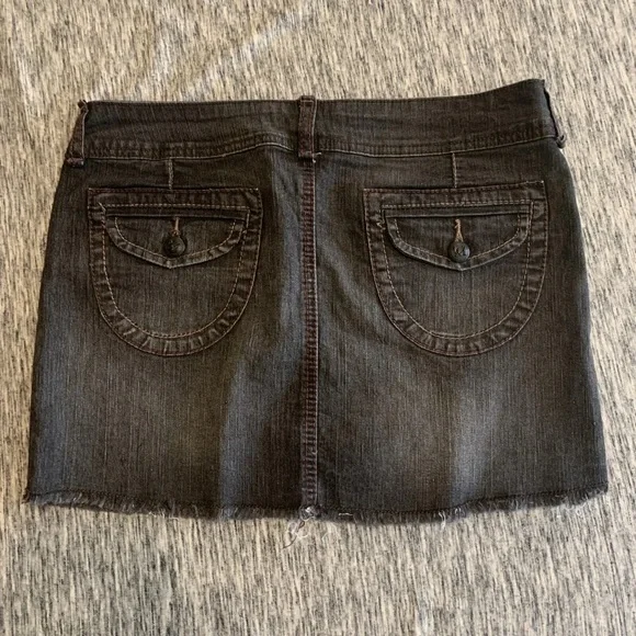 MILEY‎ CYRUS Womens Size 9 Dark Gray Denim Jean Cutoff  Mini Skirt Max Azria - Picture 5 of 5